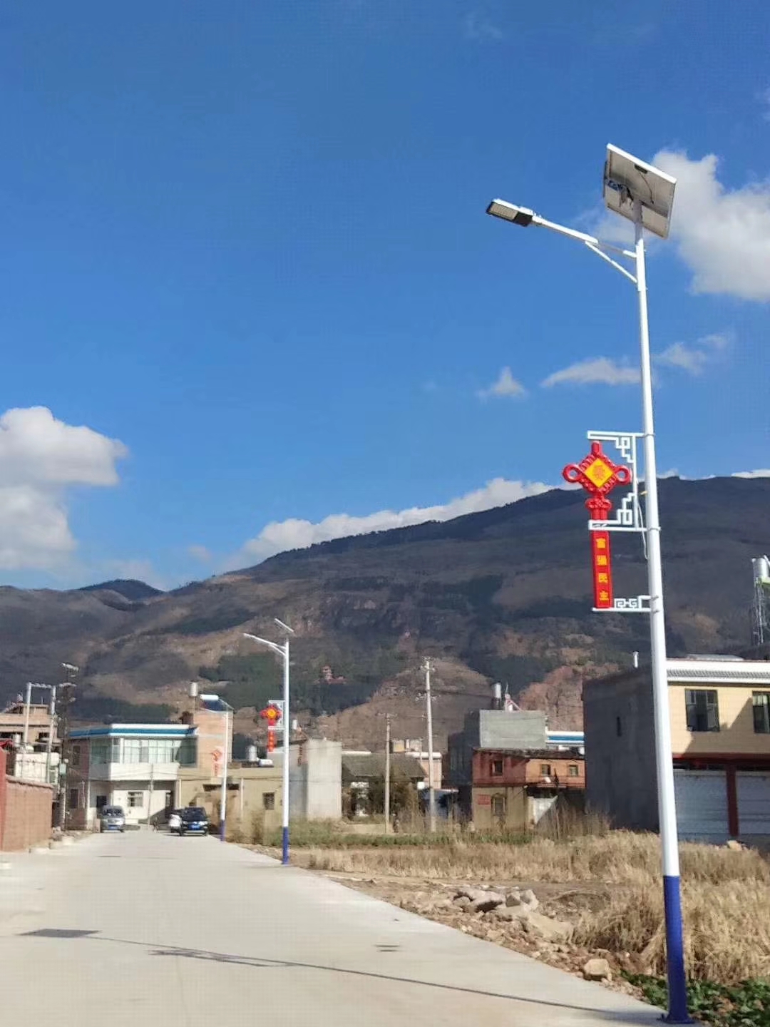 光控自適應，時控準無誤，遙控更便捷——太陽能路燈的智能內核