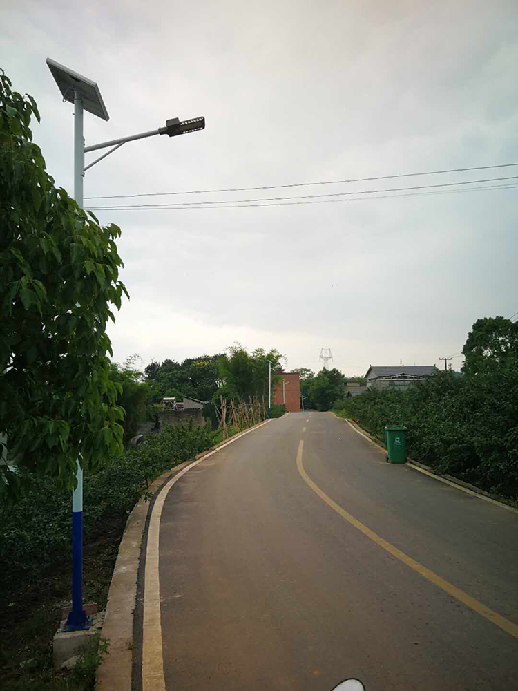 太陽能路燈_重慶太陽能路燈_農(nóng)村太陽能路燈